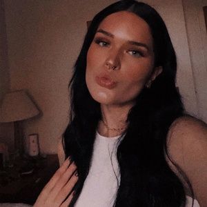 Meet your Posher, Brenna